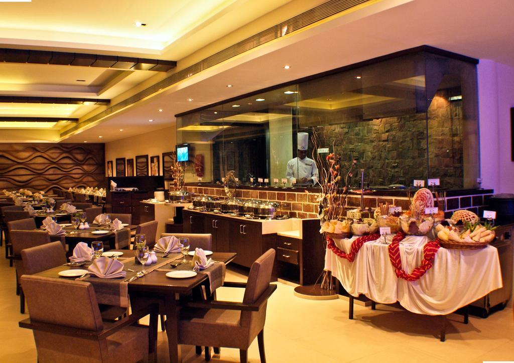Cambay Resort Джайпур Ресторант снимка